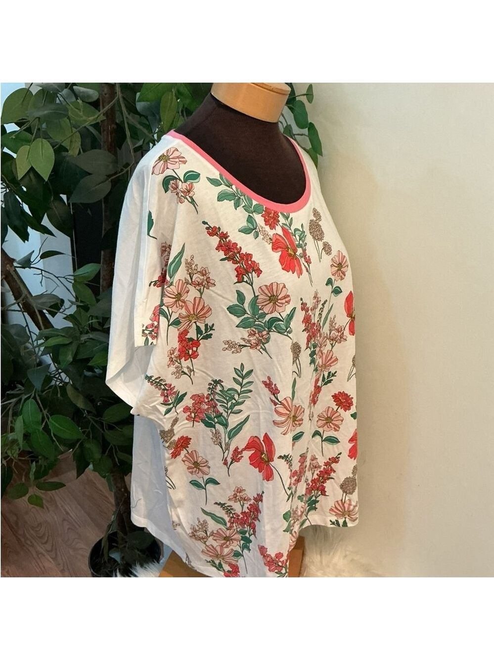 Women's Tommy Hilfiger 3X White Floral Short Sleeve Tee - Picture 7 of 11